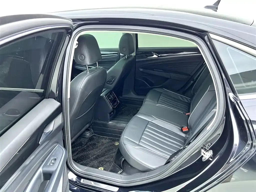 Volkswagen Passat — фото 7