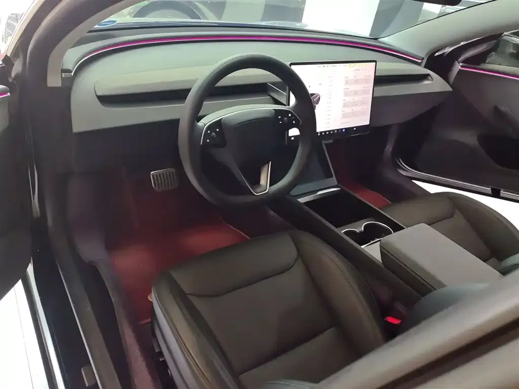 Tesla Model 3 — фото 4