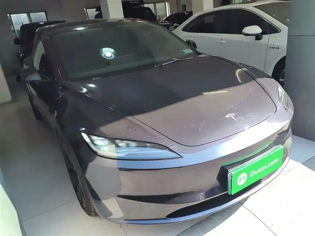 Tesla Model 3 — фото 10