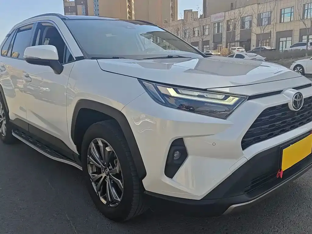 Toyota RAV4 — фото 6