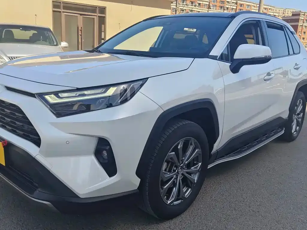 Toyota RAV4 — фото 5