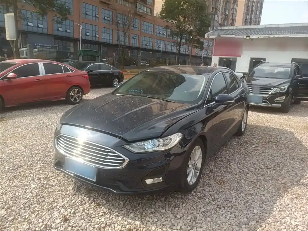 Ford Mondeo — фото 1
