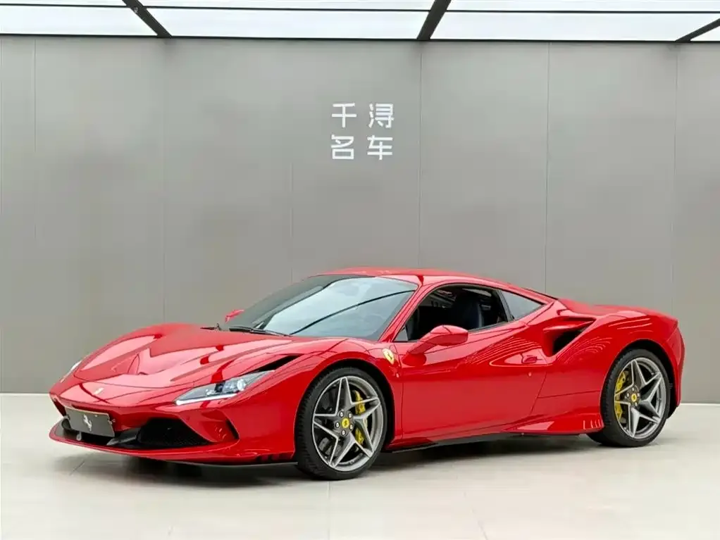 Ferrari F8 — фото 1