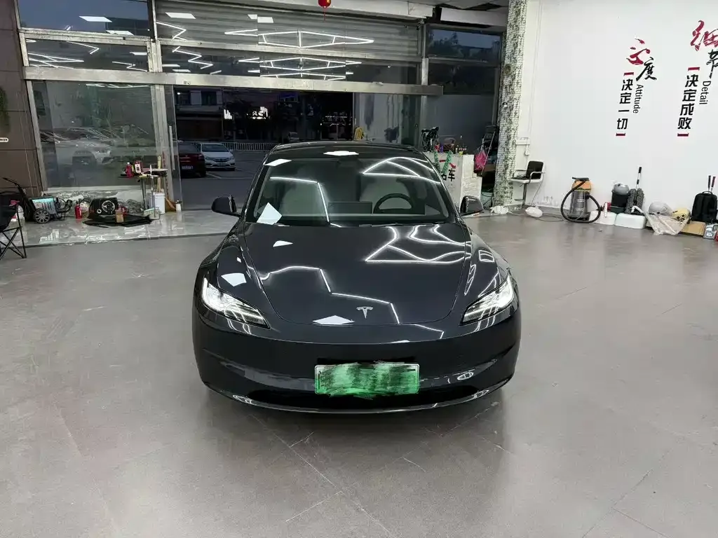 Tesla Model 3 — фото 5