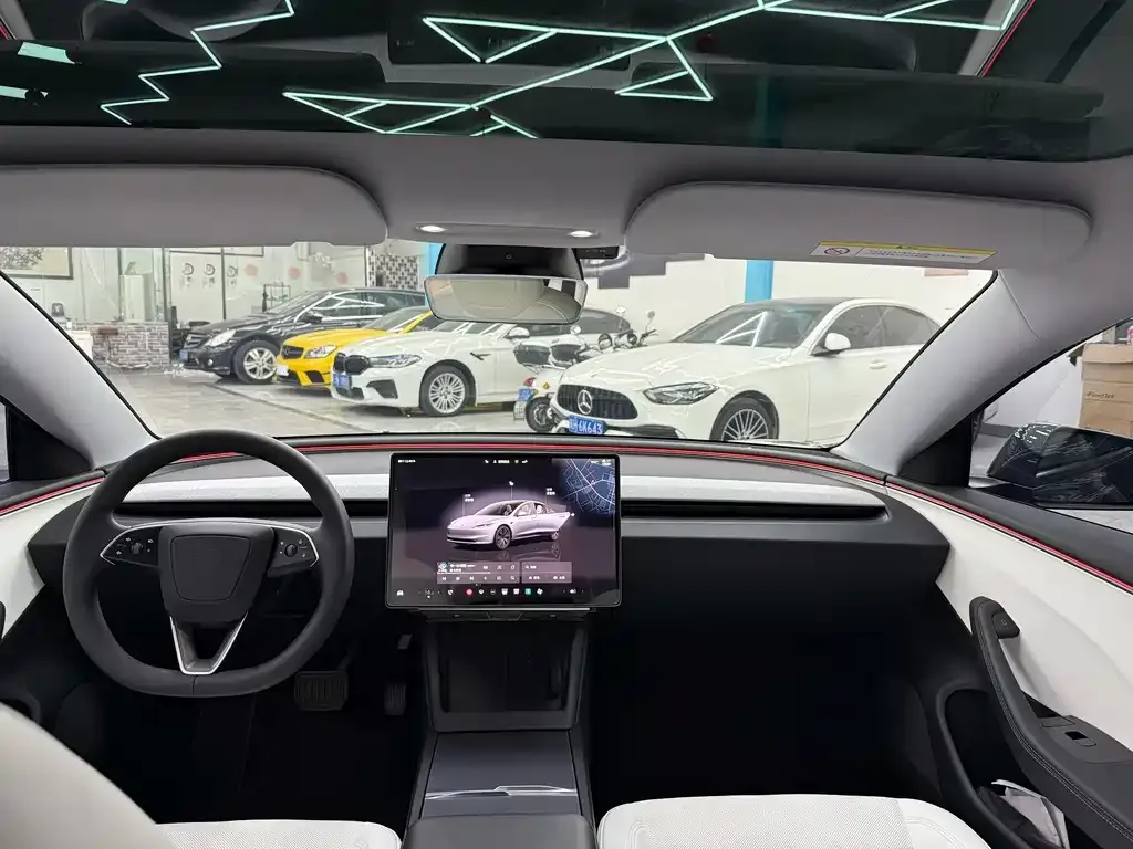 Tesla Model 3 — фото 4