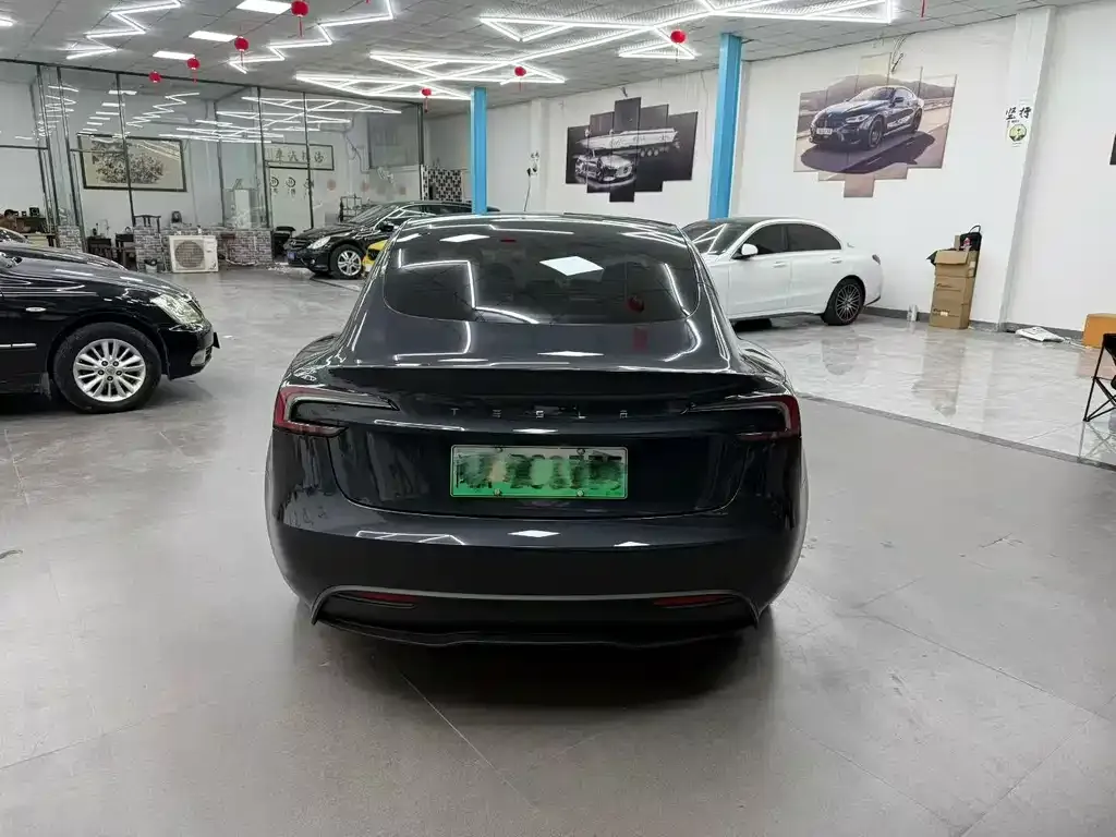 Tesla Model 3 — фото 7