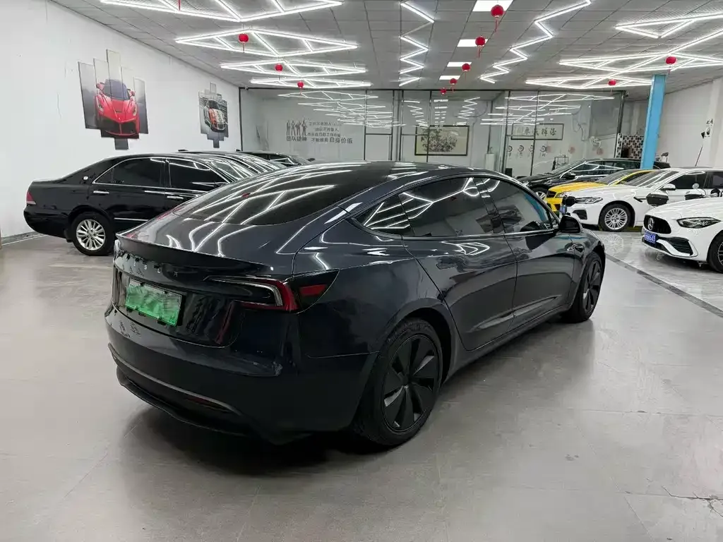 Tesla Model 3 — фото 2