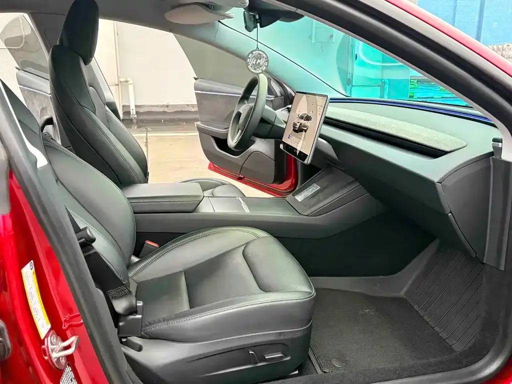 Tesla Model 3 — фото 10