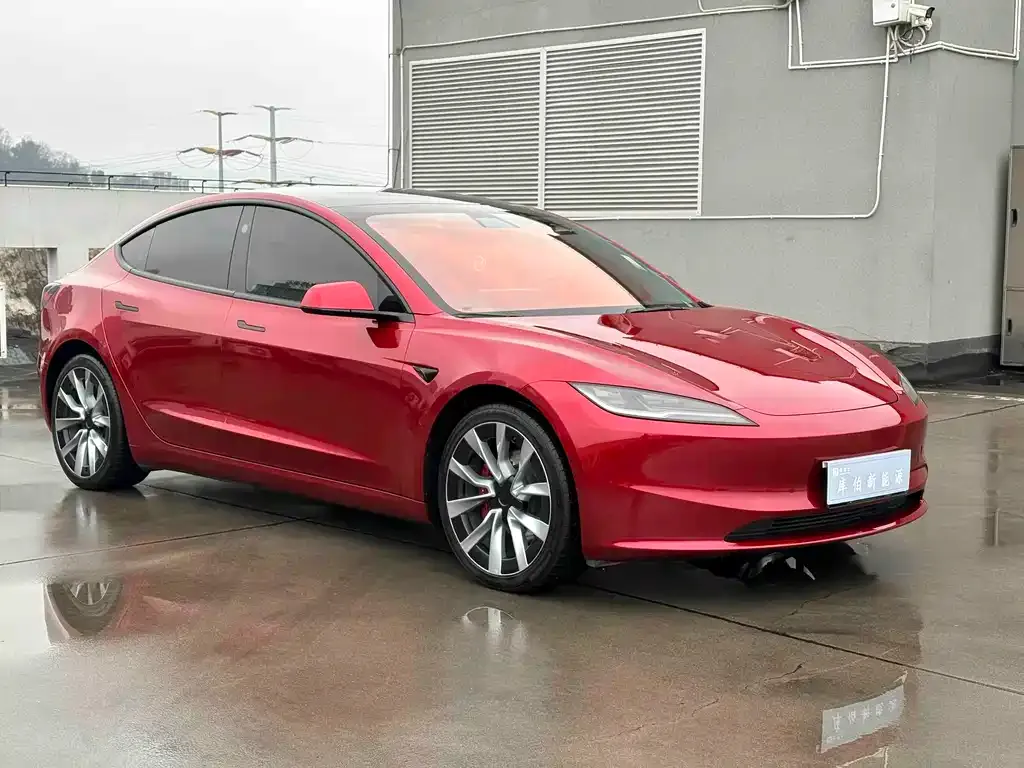 Tesla Model 3 — фото 7