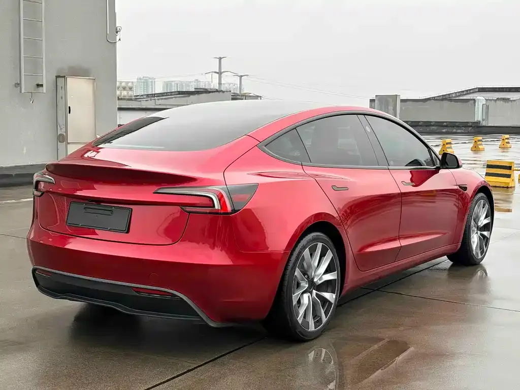Tesla Model 3 — фото 6
