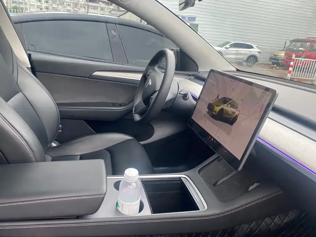 Tesla Model Y 2023 из CN, фото 2