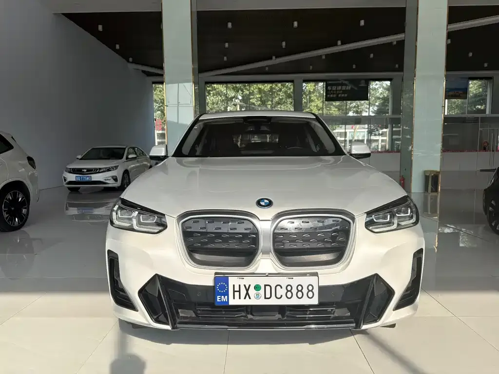 BMW iX3