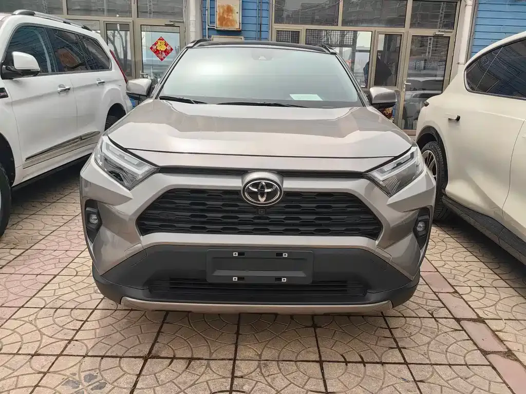 Toyota RAV4 — фото 10