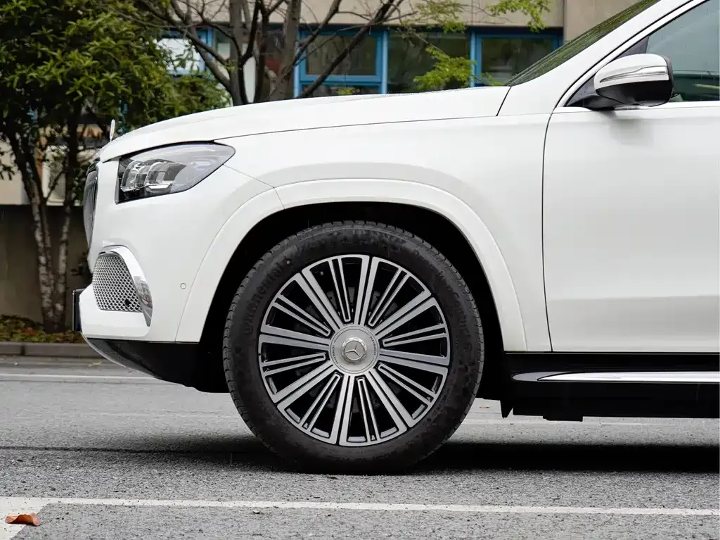 Mercedes-Benz GLS — фото 9