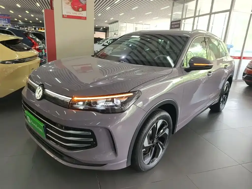 Volkswagen Tiguan L — фото 2