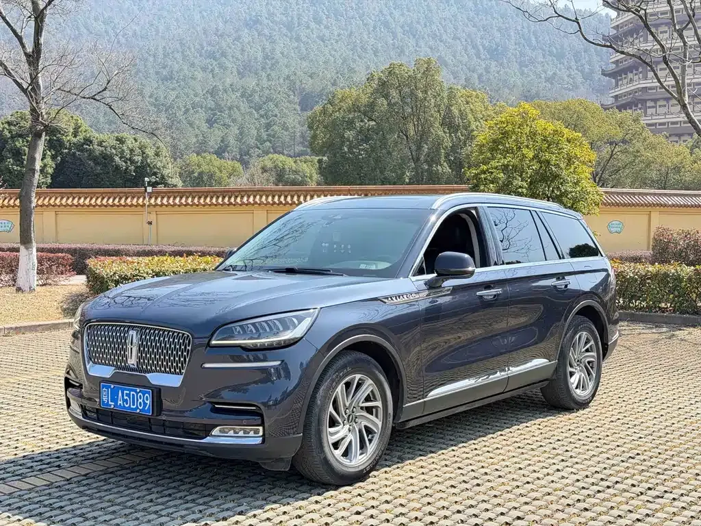 Lincoln Aviator — фото 1