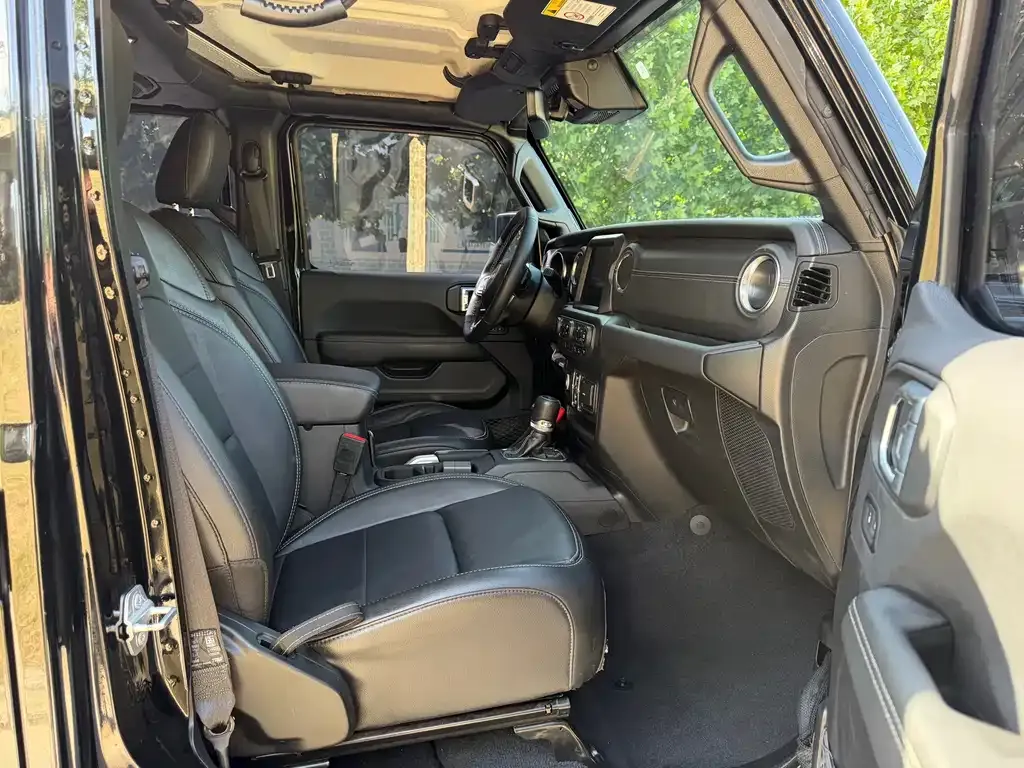 Jeep Wrangler PHEV 2022 из CN, фото 5