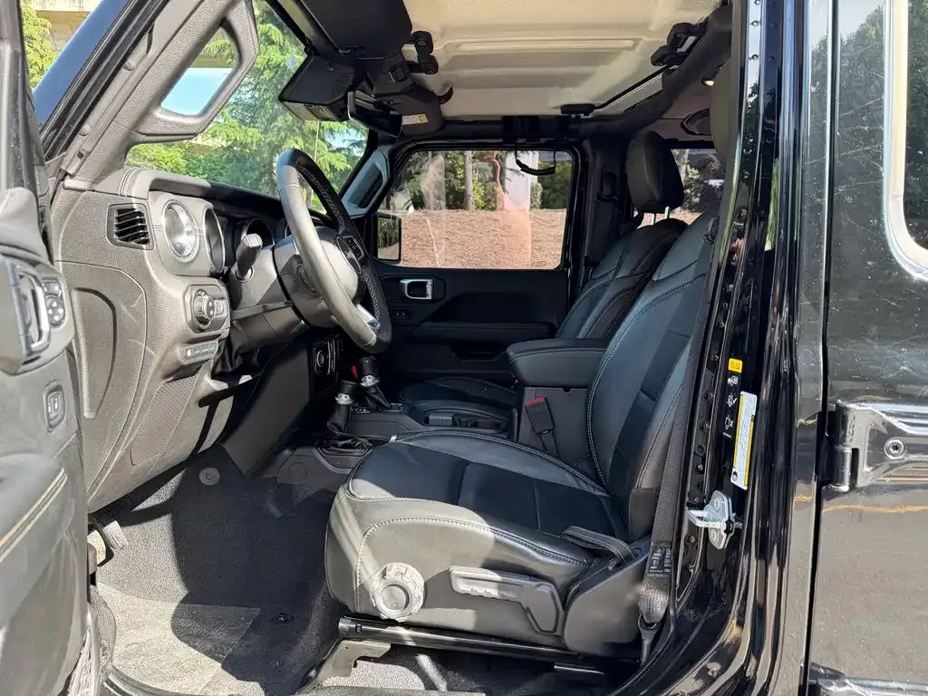 Jeep Wrangler PHEV 2022 из CN, фото 10