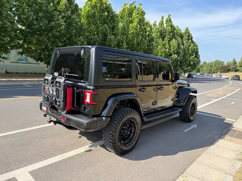 Jeep Wrangler PHEV 2022 из CN, фото 9