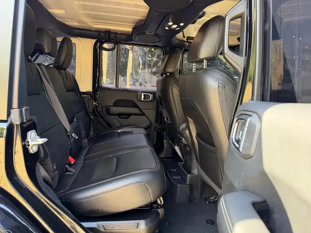 Jeep Wrangler PHEV 2022 из CN, фото 2