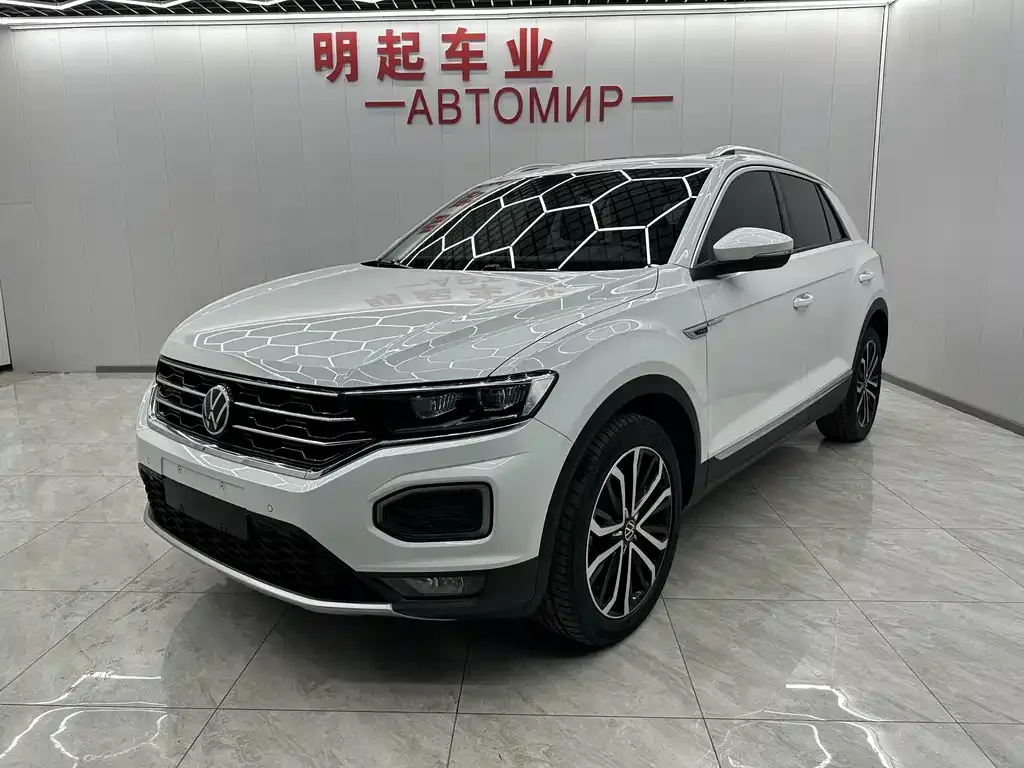 Volkswagen T-Roc — фото 1