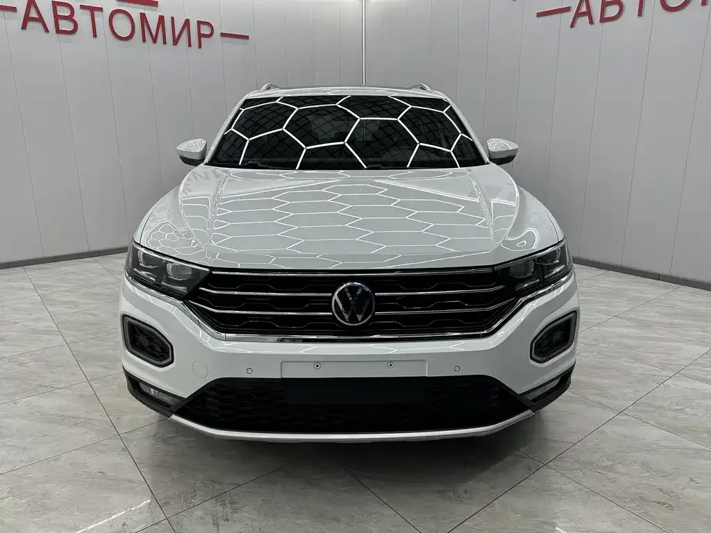 Volkswagen T-Roc — фото 6