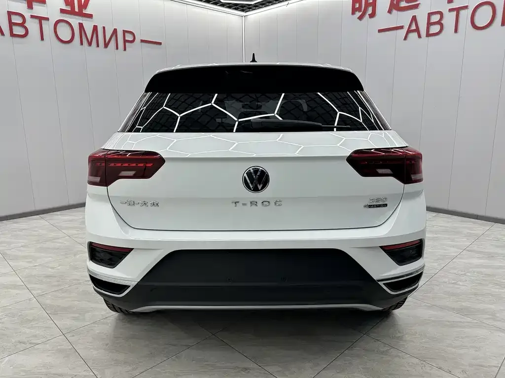 Volkswagen T-Roc — фото 4