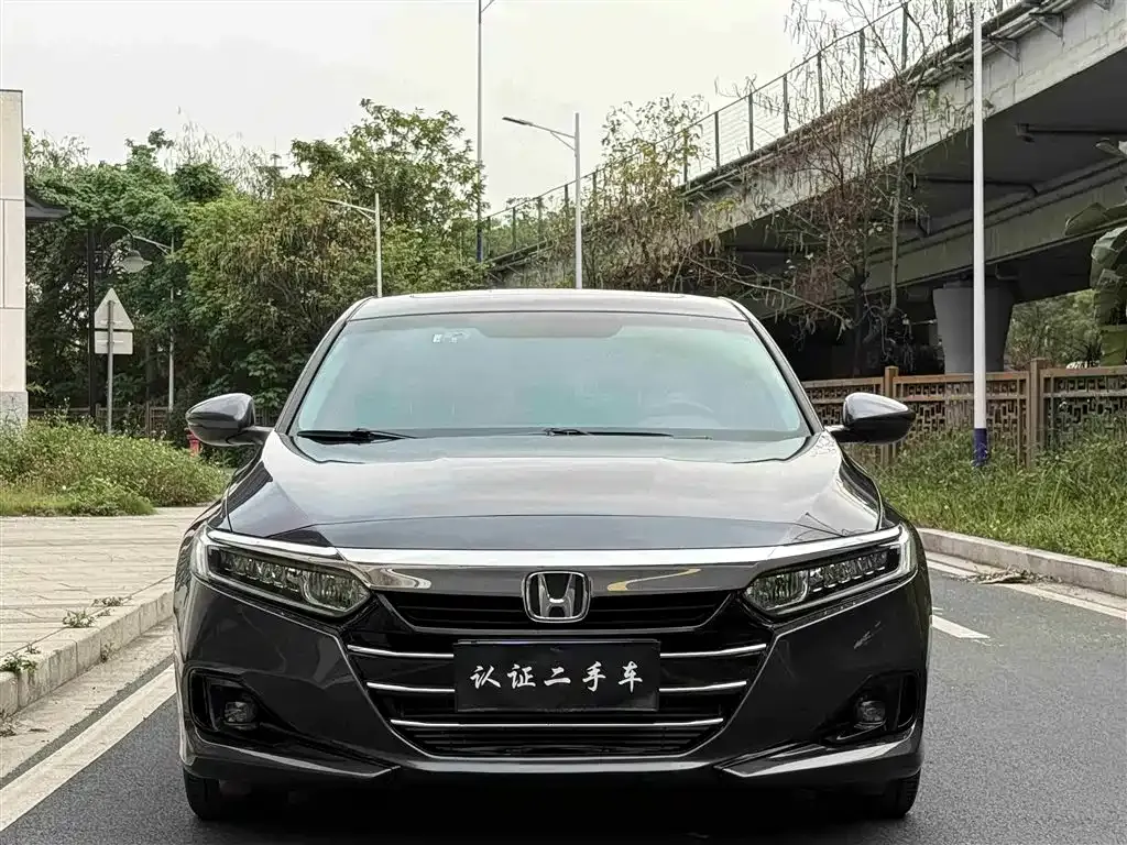 Honda Accord — фото 1