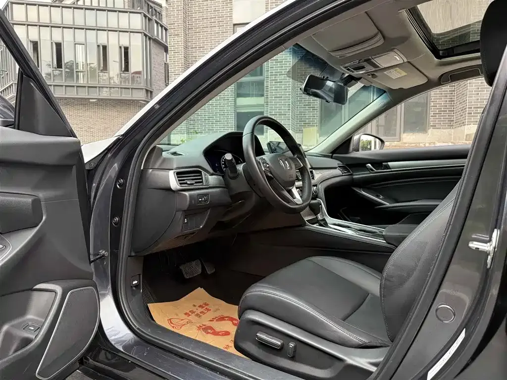 Honda Accord — фото 6