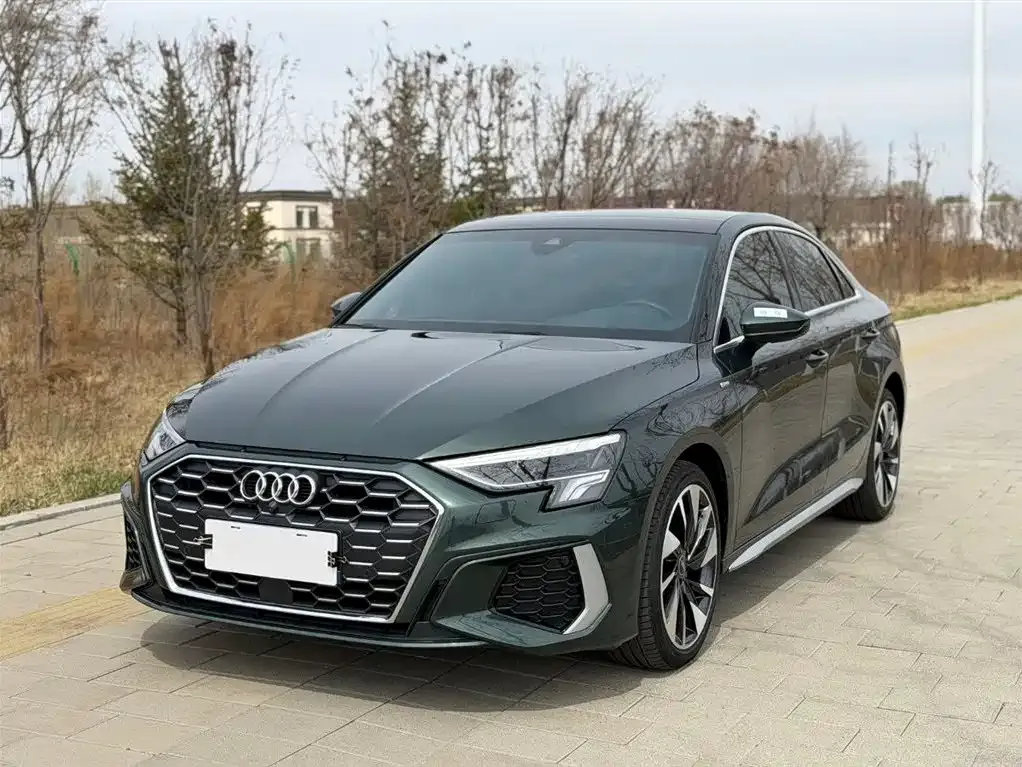 Audi A3 — фото 1