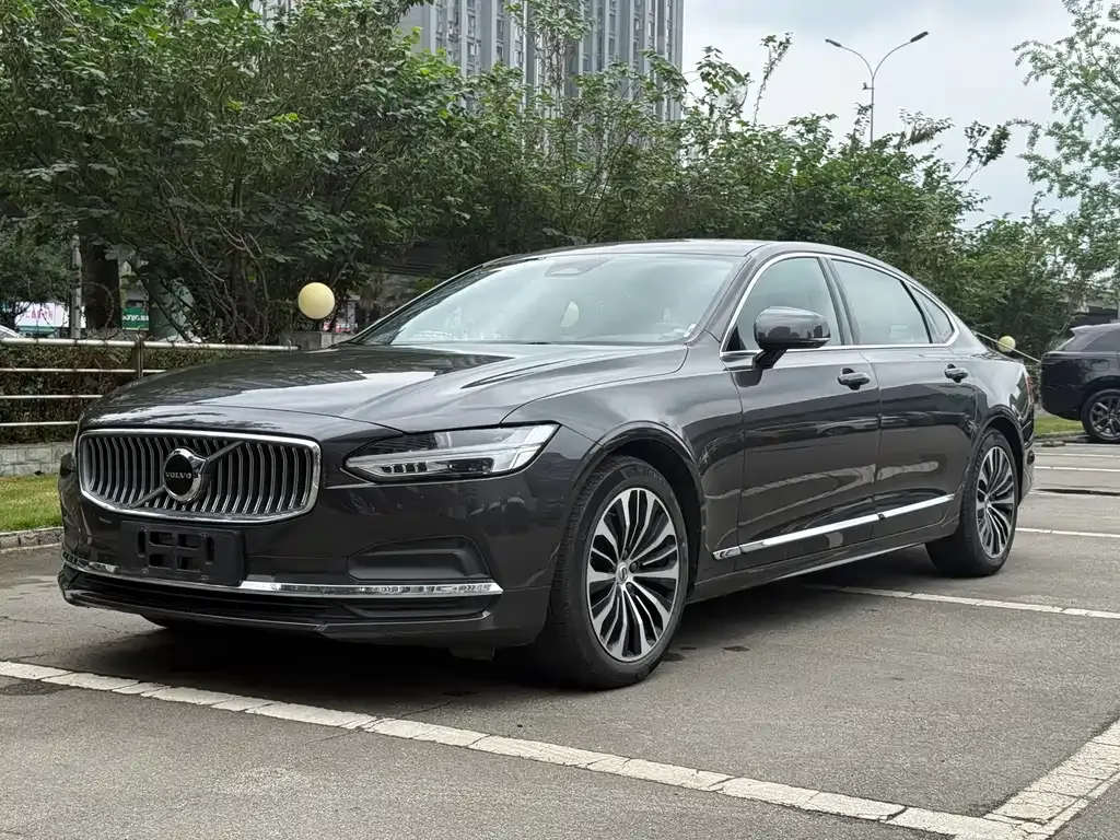 Volvo S90 — фото 1