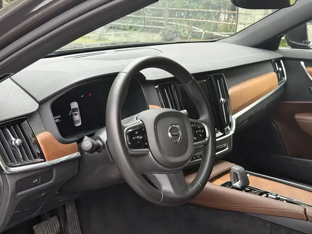Volvo S90 — фото 4