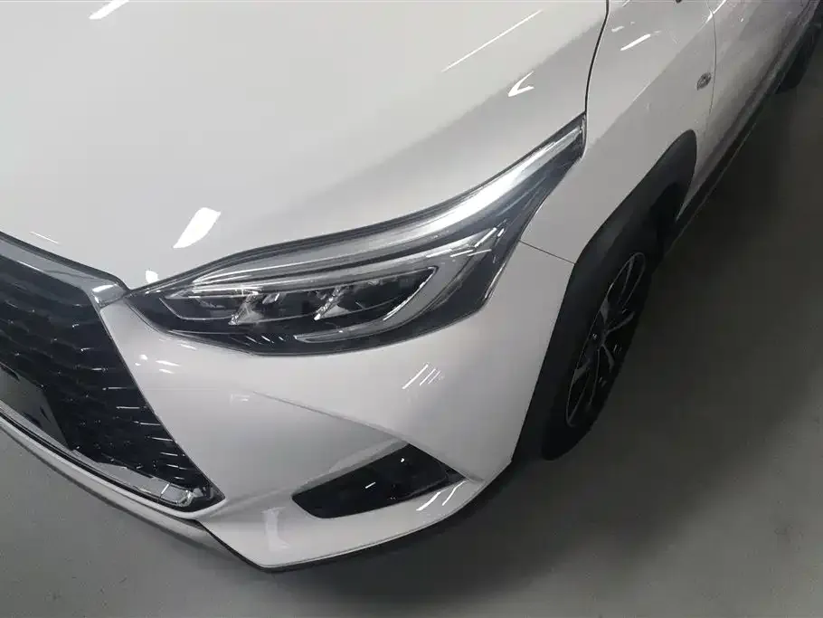 Toyota Yaris L — фото 3