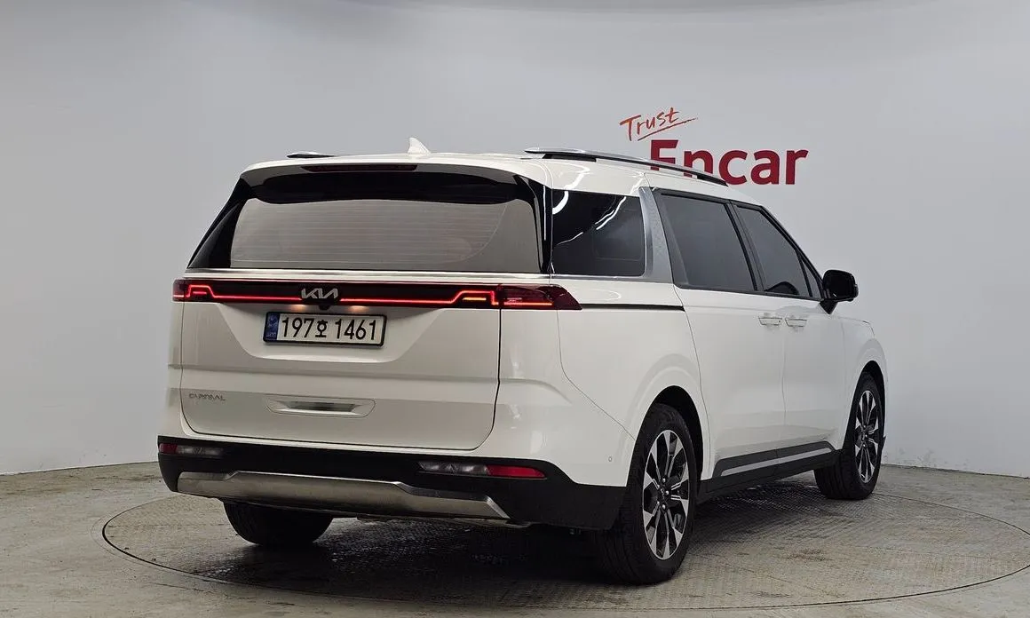 Kia Carnival — фото 10