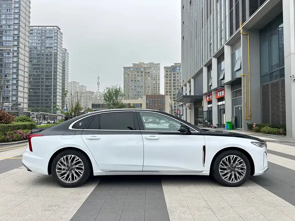 Hongqi H5 — фото 10