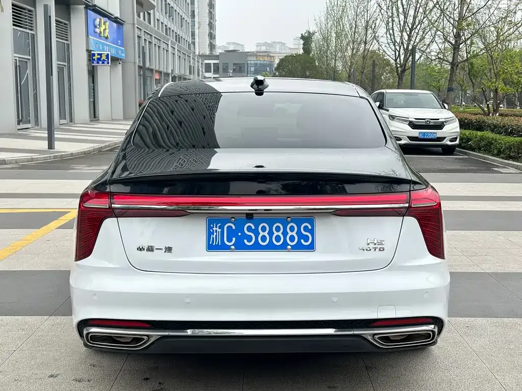 Hongqi H5 — фото 9