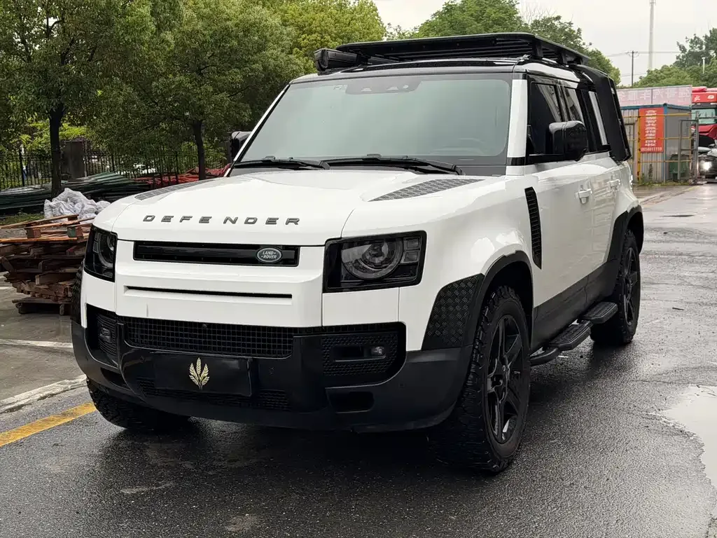 Land Rover Defender — фото 1