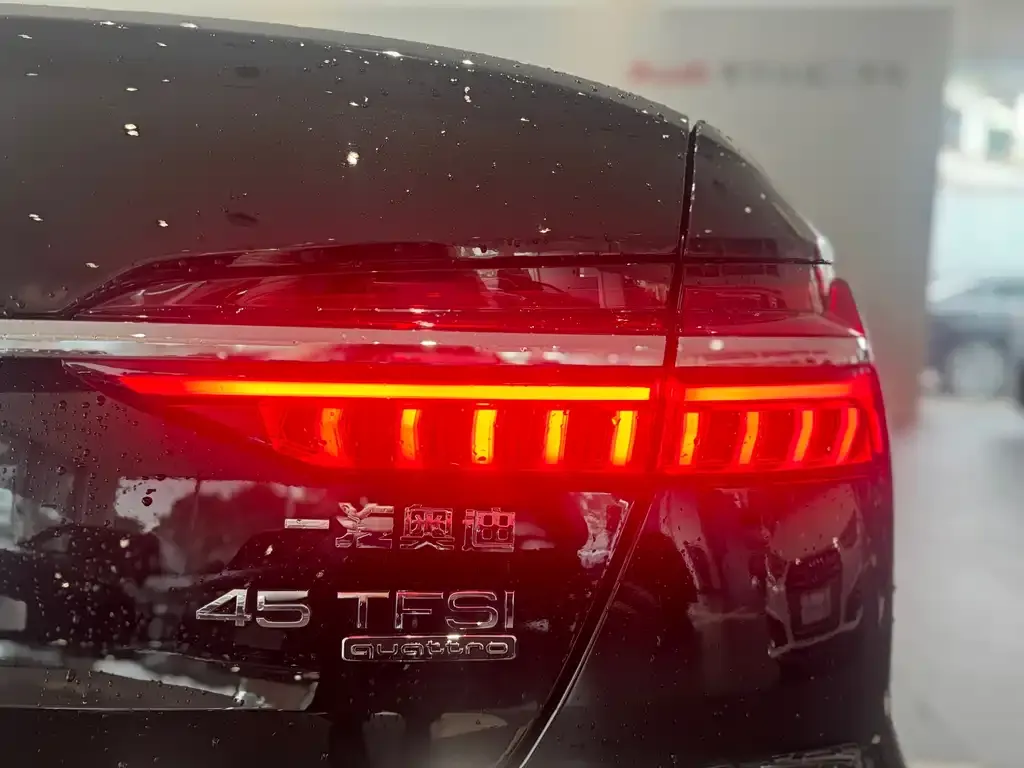 Audi A6L — фото 2