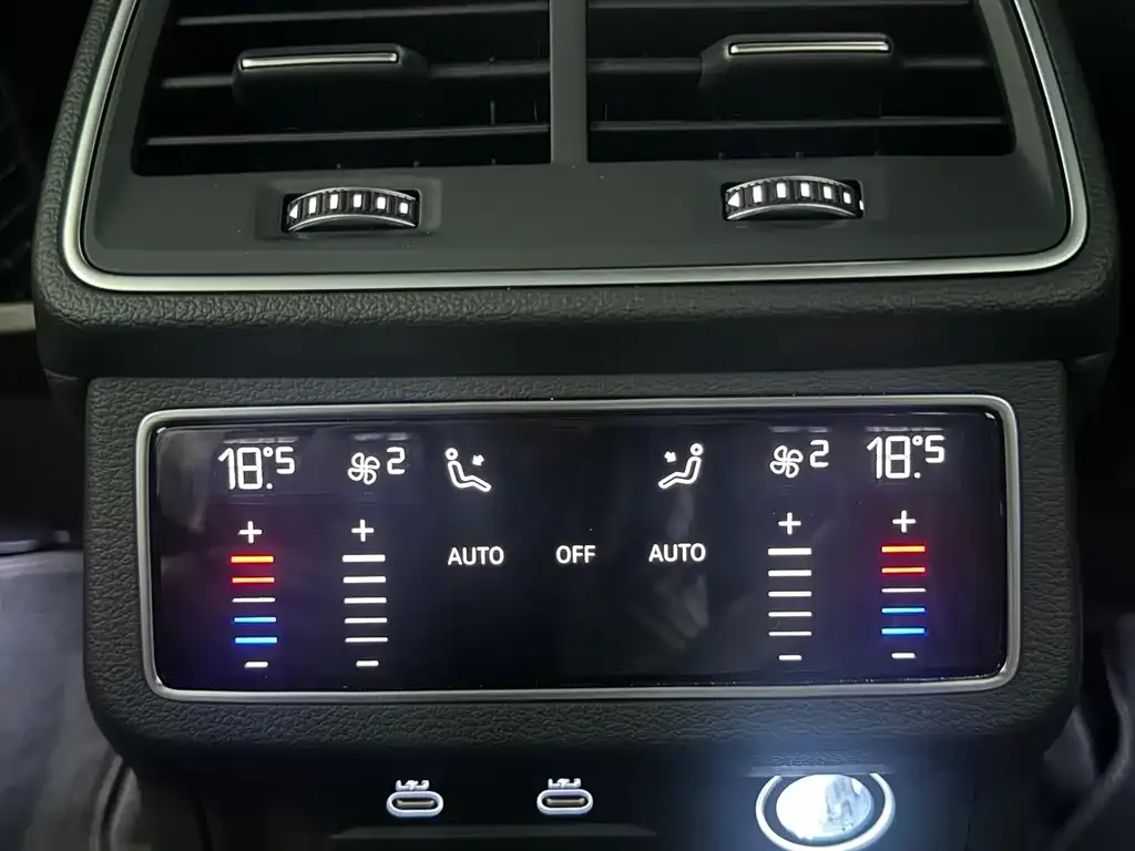 Audi A6L — фото 10