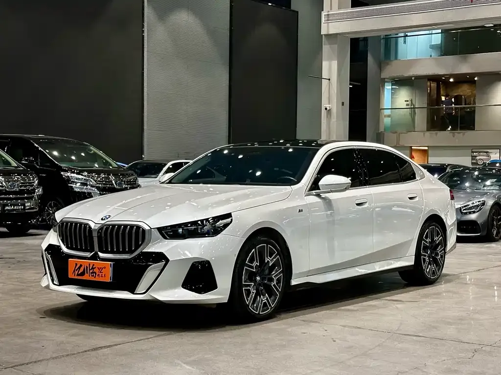 BMW 5 Series — фото 1