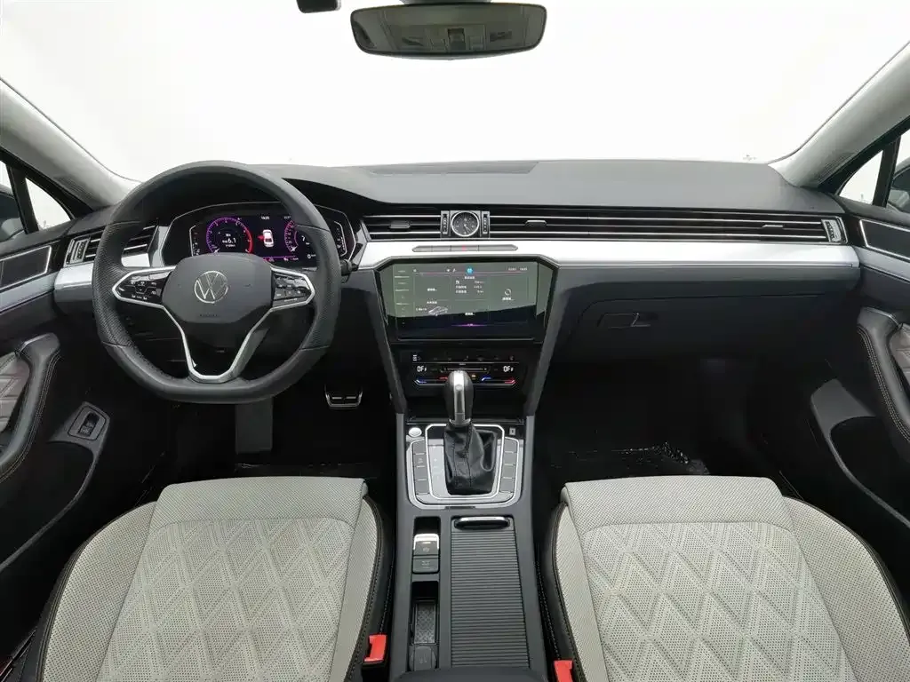 Volkswagen Magotan 2023 из CN, фото 6
