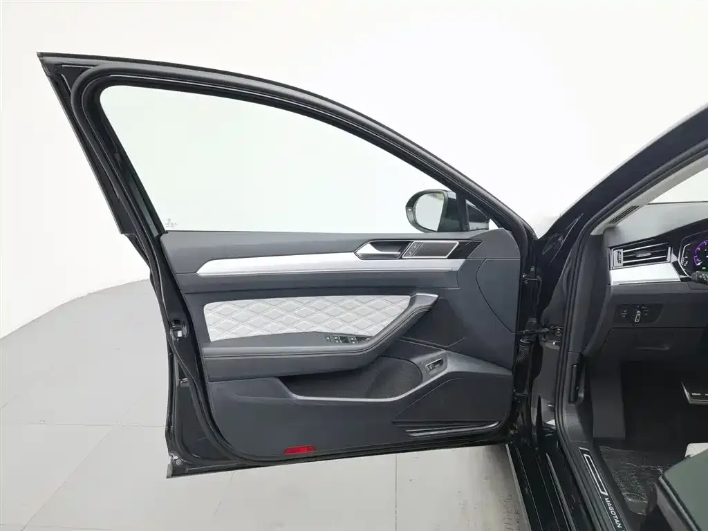 Volkswagen Magotan 2023 из CN, фото 8