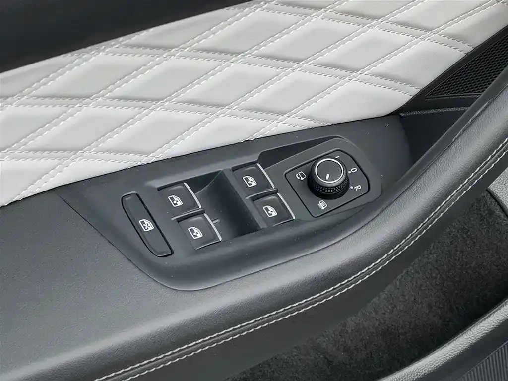 Volkswagen Magotan 2023 из CN, фото 10