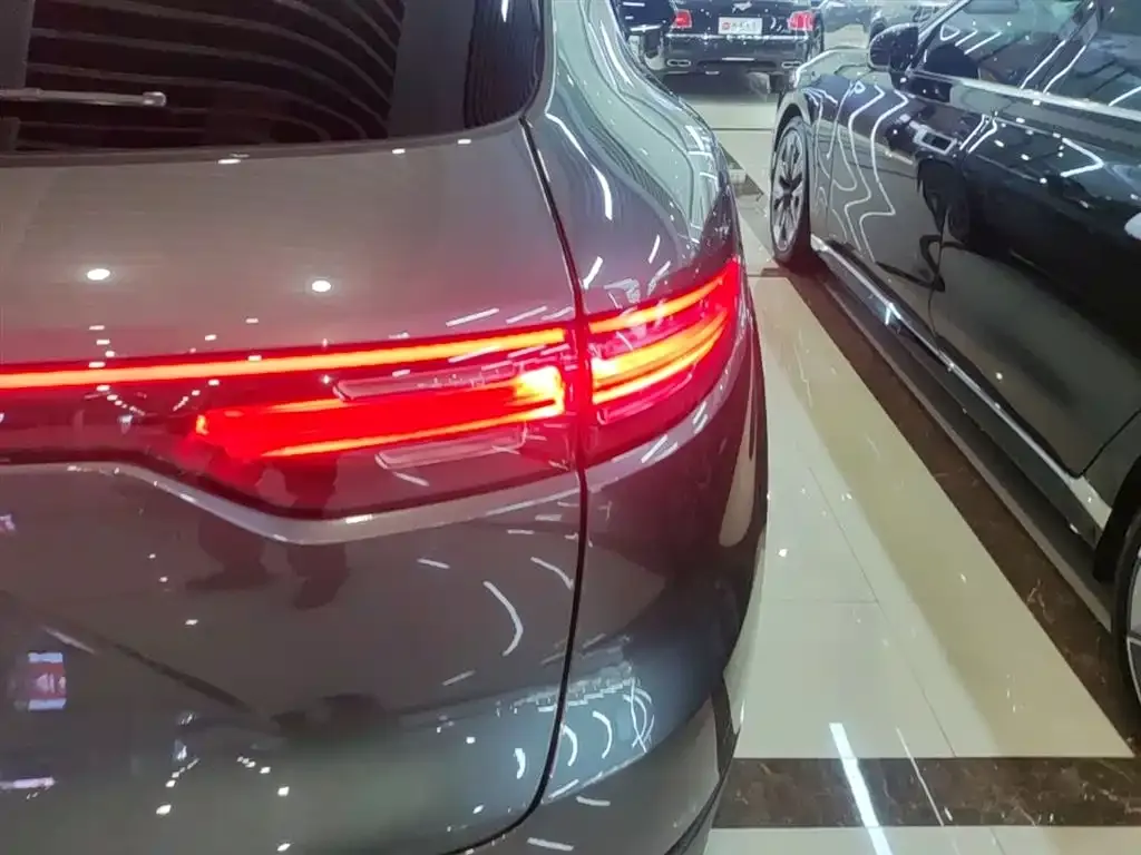 Porsche Cayenne Hybrid — фото 10