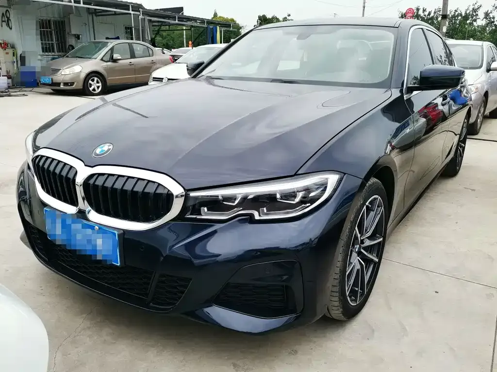 BMW 3 Series 2022 из CN, фото 1