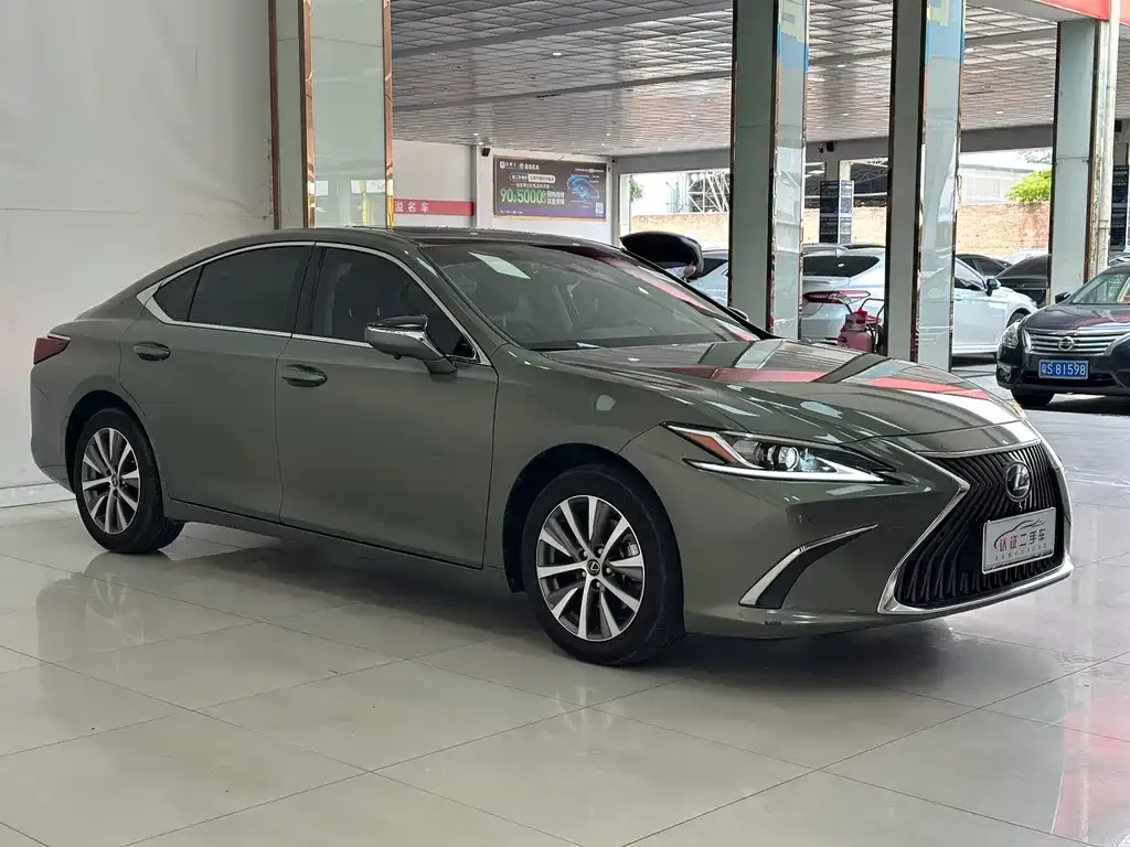 Lexus ES — фото 9