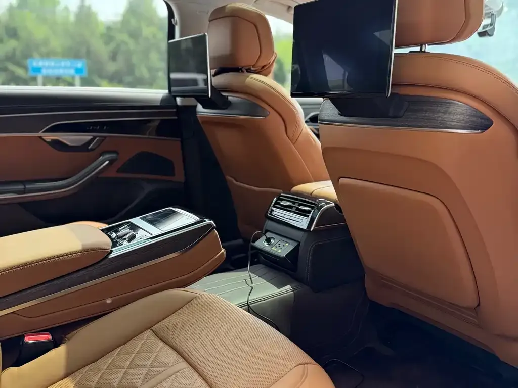Audi A8 — фото 4