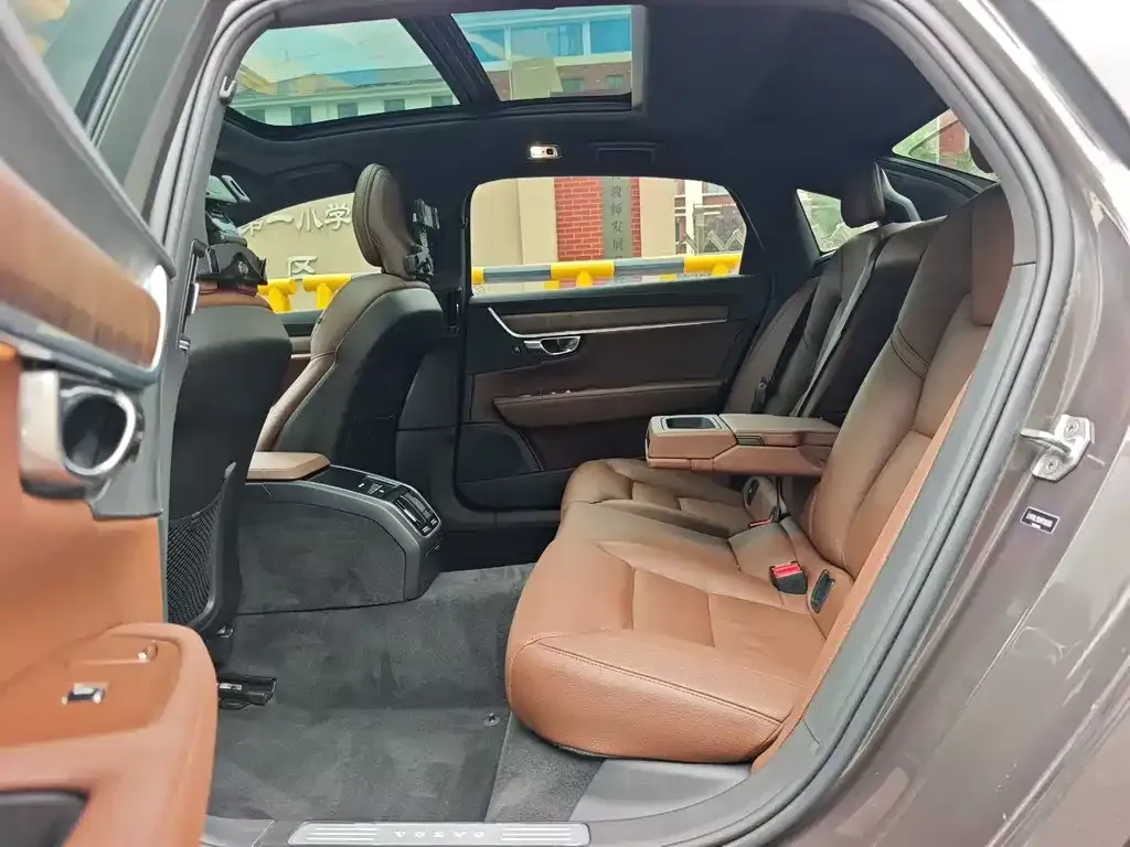 Volvo S90 — фото 2
