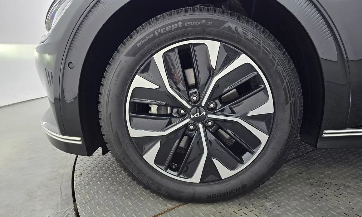 Kia EV6 — фото 7