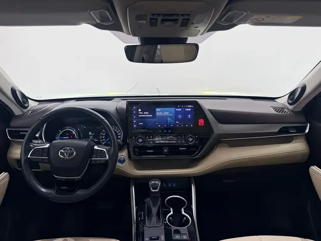 Toyota Highlander — фото 2